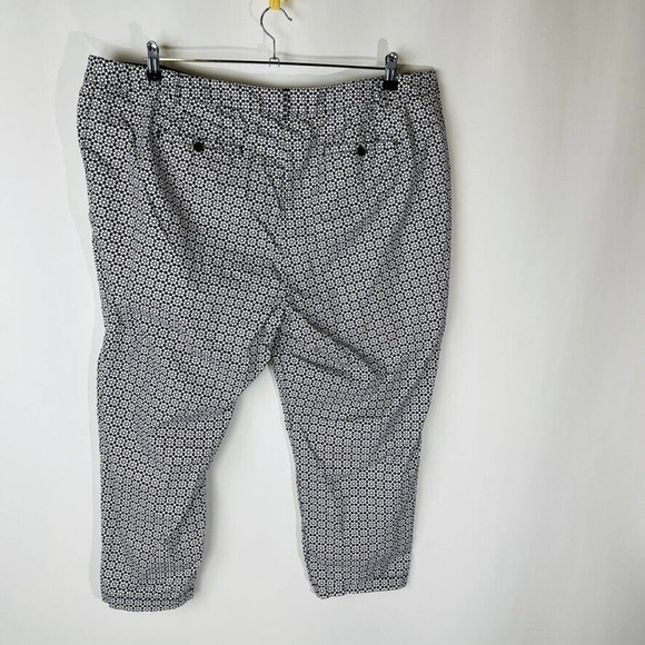 Talbots Womans Pants Patterned 22WP The Weekend Chino Blue White Geo Pattern - Picture 6 of 8